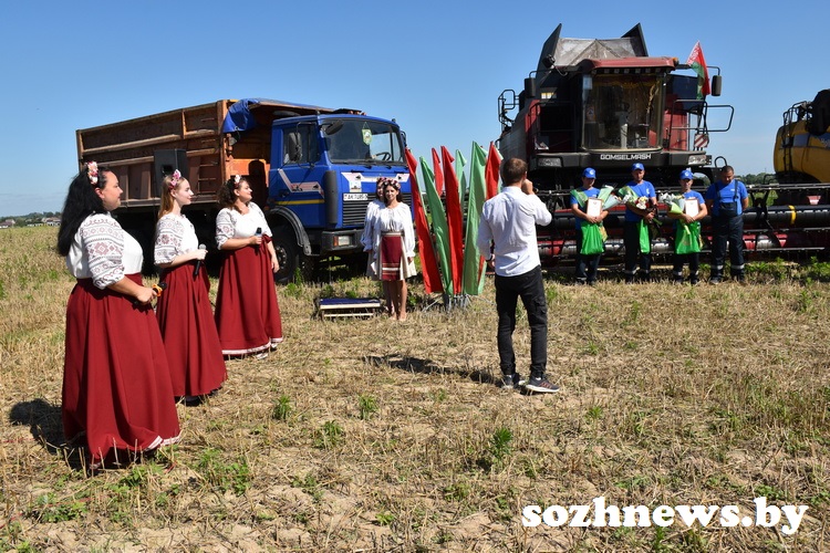 ujn24.jpg