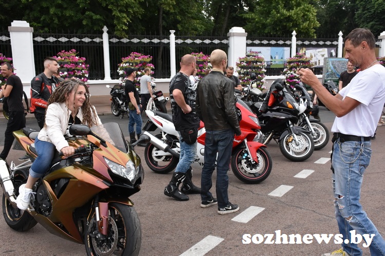 moto22.jpg