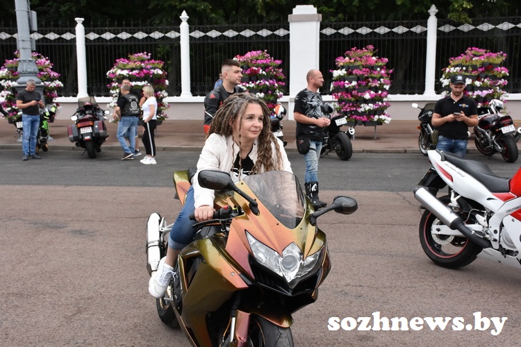 moto23.jpg