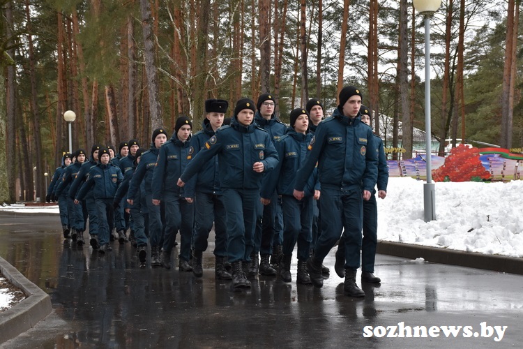 sgtnhdty_20.JPG