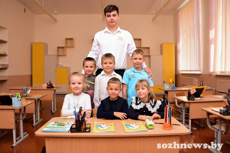 Егор Гончаров со своими учениками Егор Гончаров со своими учениками