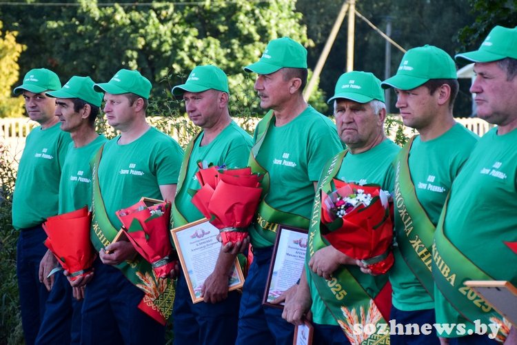 Комбайнеры ОАО «Знамя Родины». Комбайнеры ОАО «Знамя Родины».