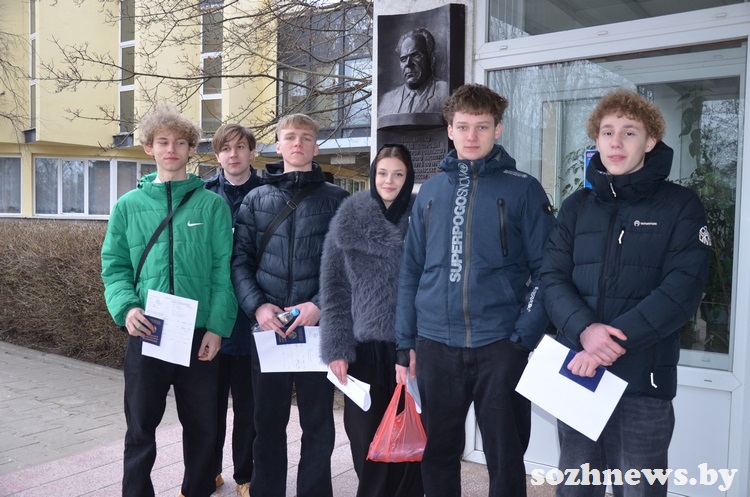 5s4vd8v8dsv7 (1).JPG